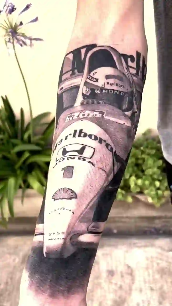 Tatuaje de coche de fórmula 1